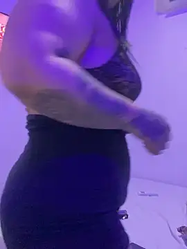 Snapshot of Luna_bigtitss777 chatting on 02.12.26 Luna bigtitss777 online show from 02.12.26