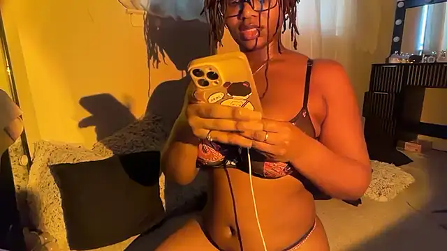 SunniSoles99 online show from 02.17.26