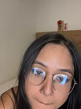 Snapshot of Lucianaaguzman chatting on 02.20.26 Lucianaaguzman online show from 02.20.26