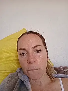 Snapshot of sexyrubyta chatting on 02.22.26 sexyrubyta online show from 02.22.26