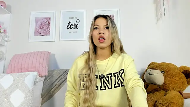 Mia Rosee1 online show from 02.23.26