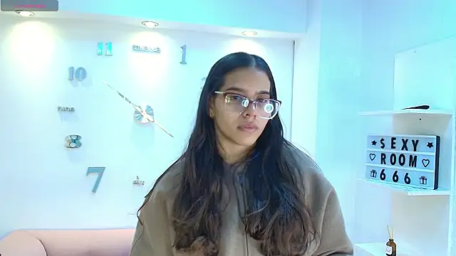 Luna Millers online show from 02.12.26