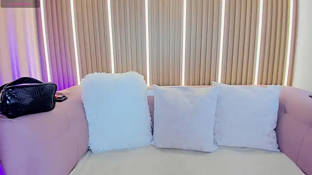 Luna Millers online show from 06.02.26