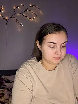 Snapshot of AlyaX_X chatting on 02.04.26 AlyaX X online show from 02.04.26