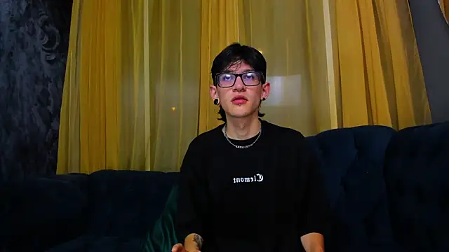 Snapshot of Jax_valentine chatting on 02.04.26 Jax valentine online show from 02.04.26