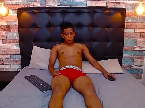 Snapshot of Luigi_Ferrer chatting on 03.03.26 Luigi Ferrer online show from 03.03.26