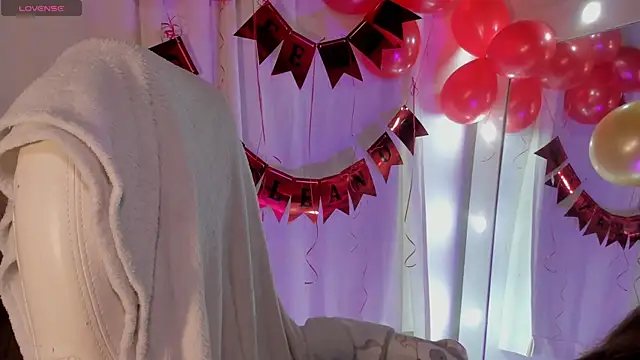 Victoria-swan online show from 04.17.26