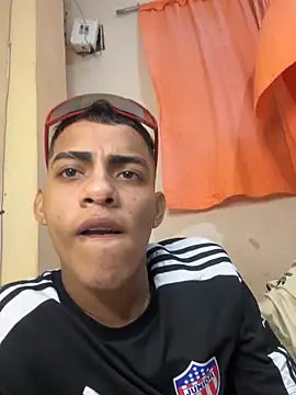 Snapshot of dominick_fran chatting on 02.24.26 dominick fran online show from 02.24.26