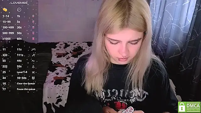 MoonlightGrace online show from 04.12.26