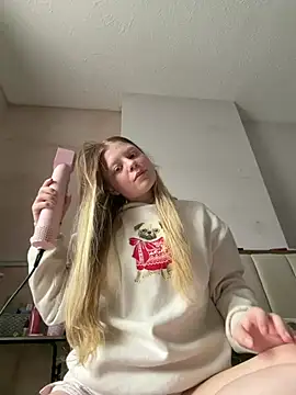 Snapshot of Paige_love chatting on 03.16.26 Paige love online show from 03.16.26