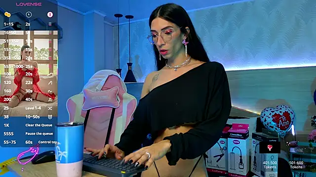 kylliefox  online show from 11.06.25