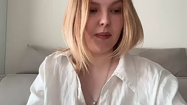Ophelia Ritz online show from 06.05.26