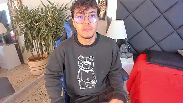 Snapshot of kai_storn chatting on 03.26.26 kai storn online show from 03.26.26