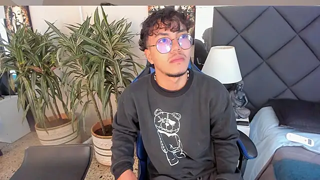 Snapshot of kai_storn chatting on 04.01.26 kai storn online show from 04.01.26