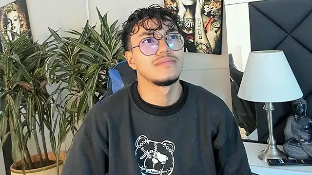 Snapshot of kai_storn chatting on 04.08.26 kai storn online show from 04.08.26