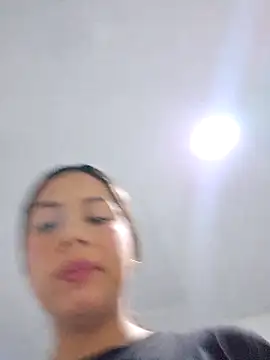 Snapshot of Cris18sexy chatting on 02.18.26 Cris18sexy online show from 02.18.26