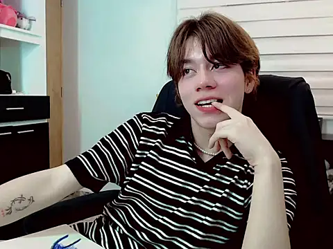 duvisex19 online show from 04.05.26