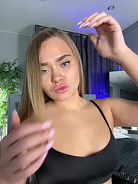 Snapshot of MonicaWestt chatting on 03.01.26 MonicaWestt online show from 03.01.26