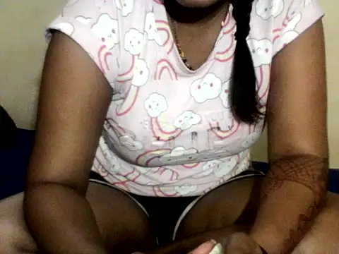 Snapshot of Sakina77 chatting on 03.26.26 Sakina77 online show from 03.26.26