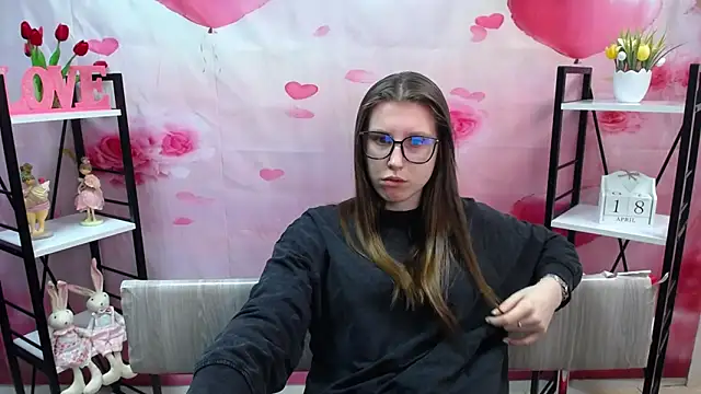 LilianaShine online show from 04.18.26