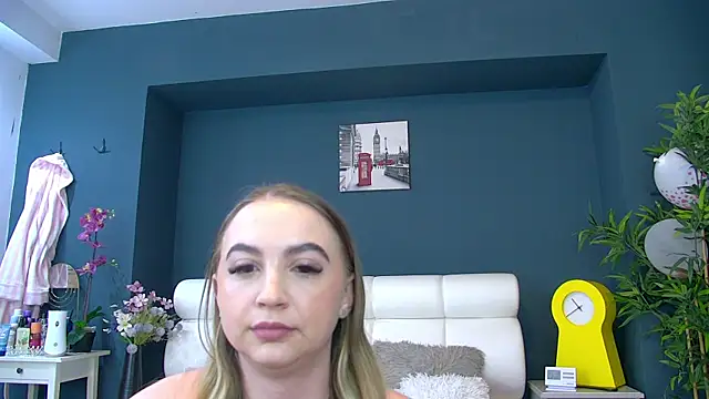 Snapshot of Angel-Kisss chatting on 04.11.26 Angel-Kisss online show from 04.11.26