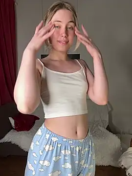 LovelyMiu online show from 04.18.26