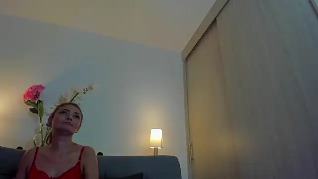 Snapshot of roxana_sinsx chatting on 02.05.26 roxana sinsx online show from 02.05.26