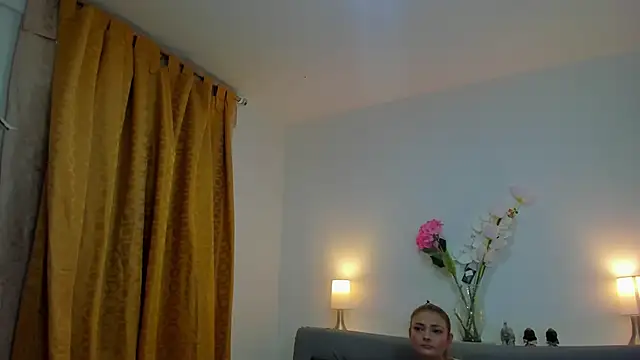 Snapshot of roxana_sinsx chatting on 02.07.26 roxana sinsx online show from 02.07.26