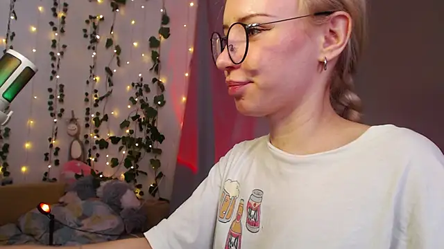 Mia  Jensen online show from 03.31.26