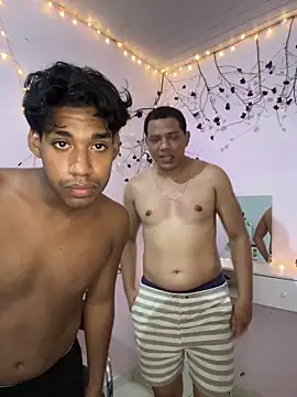 Snapshot of Loaisn chatting on 02.25.26 Loaisn online show from 02.25.26