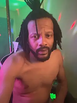 Snapshot of magic_man1085 chatting on 03.10.26 magic man1085 online show from 03.10.26