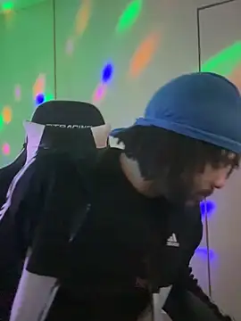 Snapshot of magic_man1085 chatting on 03.25.26 magic man1085 online show from 03.25.26