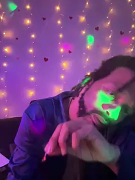 Snapshot of magic_man1085 chatting on 04.08.26 magic man1085 online show from 04.08.26