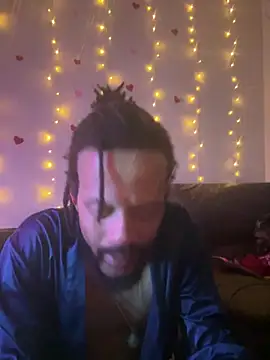 Snapshot of magic_man1085 chatting on 04.11.26 magic man1085 online show from 04.11.26