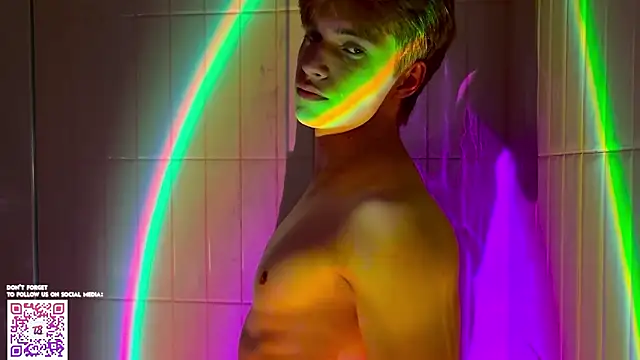 Snapshot of twl8vibe chatting on 02.01.26 twl8vibe online show from 02.01.26