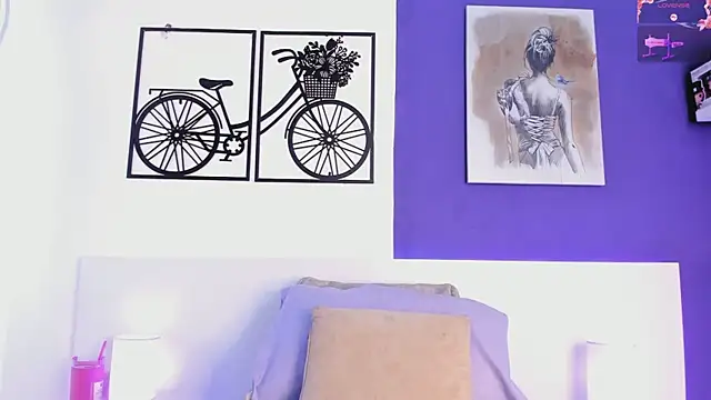 Snapshot of Summer1- chatting on 02.17.26 Summer1- online show from 02.17.26