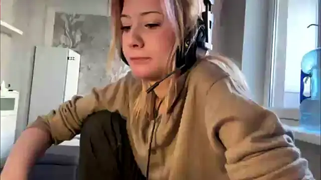 LadyFoxLove online show from 02.10.26