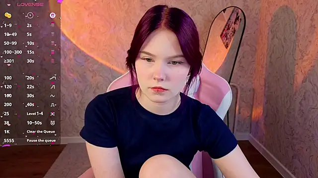 Julia Anis online show from 04.11.26