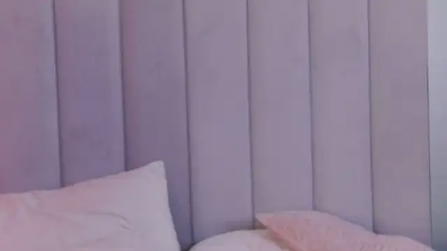 EileenElfie online show from 03.02.26