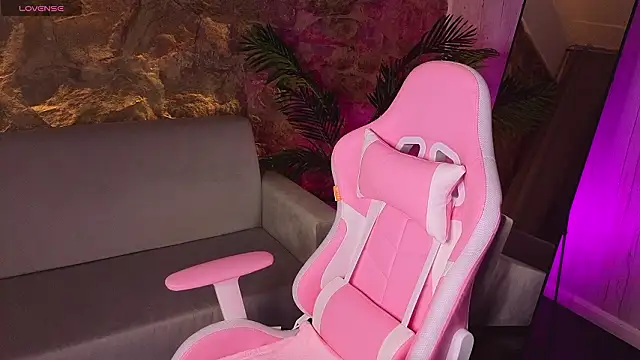 Snapshot of Candy_Lir chatting on 02.14.26 Candy Lir online show from 02.14.26