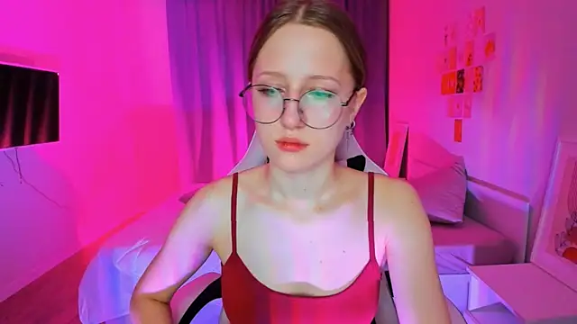 Snapshot of Vega_Taylor chatting on 03.05.26 Vega Taylor online show from 03.05.26