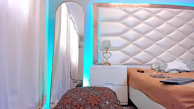 EvelynDivine online show from 02.25.26