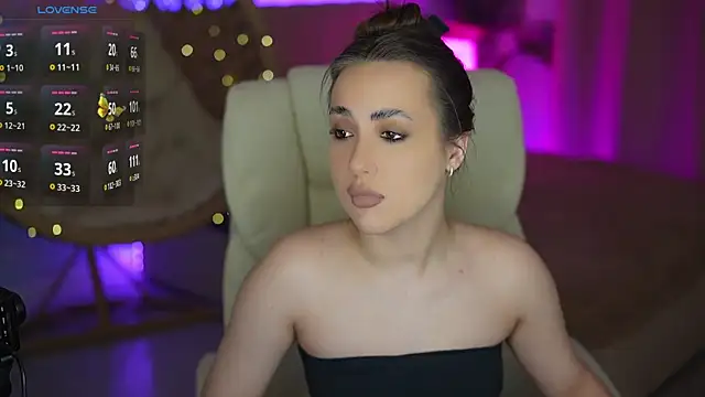 OliviaMoore  online show from 03.11.26