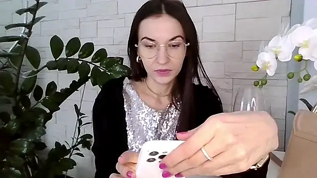 Snapshot of JuliaLovely chatting on 02.17.26 JuliaLovely online show from 02.17.26