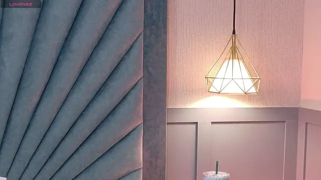 Snapshot of Annia-Greco chatting on 02.04.26 Annia-Greco online show from 02.04.26