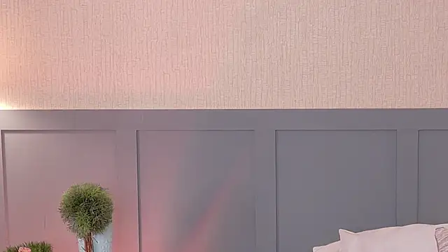 Snapshot of Annia-Greco chatting on 02.19.26 Annia-Greco online show from 02.19.26