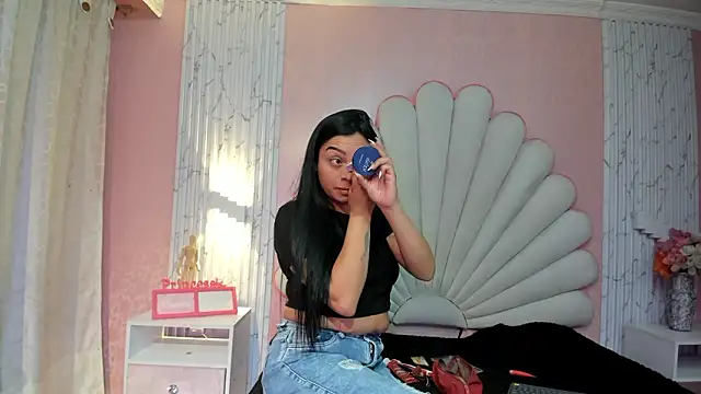 Snapshot of Kateemos chatting on 03.10.26 Kateemos online show from 03.10.26