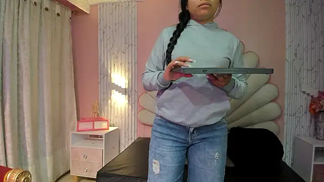 Snapshot of Kateemos chatting on 03.12.26 Kateemos online show from 03.12.26