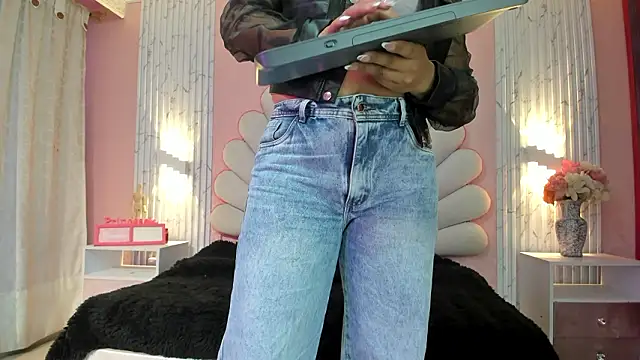 Snapshot of Kateemos chatting on 03.17.26 Kateemos online show from 03.17.26