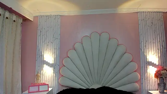 Snapshot of Kateemos chatting on 03.19.26 Kateemos online show from 03.19.26